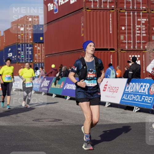 03.10.2025 - Köhlbrandbrückenlauf Michael Burmester http://msf.ph/oto/9028968 03.10.2025 10:33:36 Ziel 1963, 2175, 2211, 2465, 2511, 2654, 2838, 3254 meine-sportfotos.de