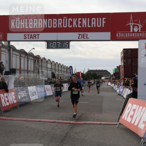 03.10.2025 - Köhlbrandbrückenlauf Julia Fischer http://msf.ph/oto/9028973 03.10.2025 16:07:15 Ziel 7093, 7174, 7228, 7302, 7340, 7560, 7995, 8026, 8847, 8925 meine-sportfotos.de