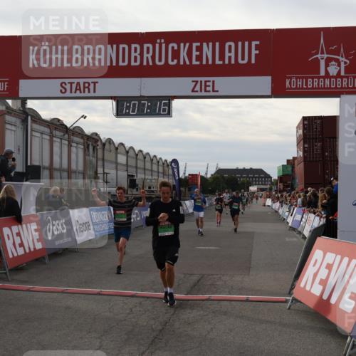 03.10.2025 - Köhlbrandbrückenlauf Julia Fischer http://msf.ph/oto/9028981 03.10.2025 16:07:16 Ziel 7093, 7174, 7302, 7340, 7560, 7995, 8026, 8847, 8925 meine-sportfotos.de