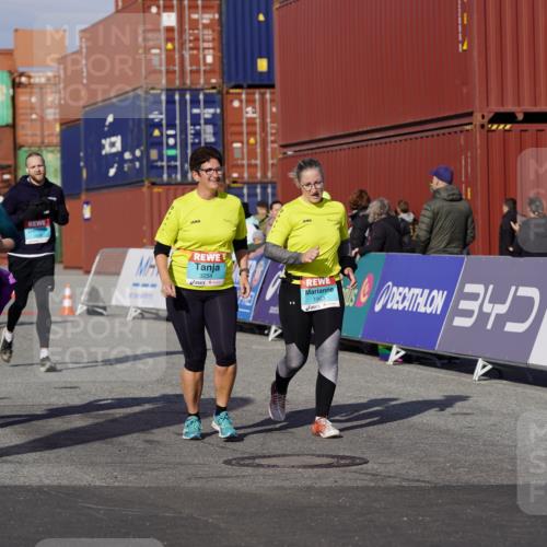 03.10.2025 - Köhlbrandbrückenlauf Michael Burmester http://msf.ph/oto/9028982 03.10.2025 10:33:37 Ziel 1963, 2175, 2211, 2465, 2511, 2654, 2838, 3254 meine-sportfotos.de