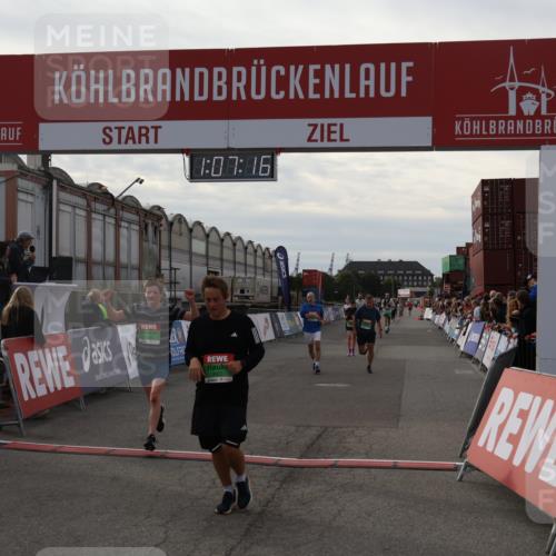 03.10.2025 - Köhlbrandbrückenlauf Julia Fischer http://msf.ph/oto/9028989 03.10.2025 16:07:17 Ziel 7093, 7174, 7302, 7340, 7560, 7995, 8026, 8847, 8925 meine-sportfotos.de