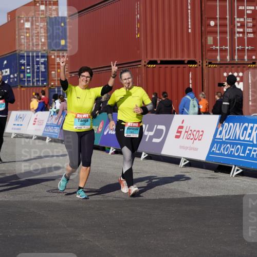 03.10.2025 - Köhlbrandbrückenlauf Michael Burmester http://msf.ph/oto/9028996 03.10.2025 10:33:38 Ziel 1963, 2175, 2211, 2465, 2511, 2654, 2838, 3254 meine-sportfotos.de