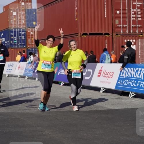03.10.2025 - Köhlbrandbrückenlauf Michael Burmester http://msf.ph/oto/9029005 03.10.2025 10:33:38 Ziel 1963, 2175, 2211, 2465, 2511, 2654, 2838, 3254 meine-sportfotos.de