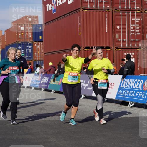03.10.2025 - Köhlbrandbrückenlauf Michael Burmester http://msf.ph/oto/9029012 03.10.2025 10:33:39 Ziel 1963, 2175, 2211, 2465, 2511, 2838, 3254 meine-sportfotos.de