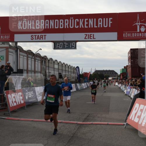 03.10.2025 - Köhlbrandbrückenlauf Julia Fischer http://msf.ph/oto/9029021 03.10.2025 16:07:19 Ziel 7093, 7174, 7302, 7340, 7560, 8026, 8847, 8925, 9261 meine-sportfotos.de