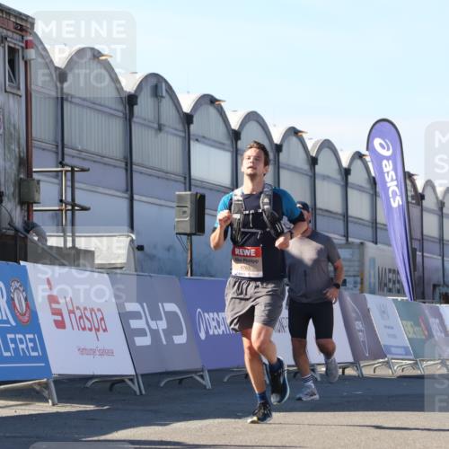 03.10.2025 - Köhlbrandbrückenlauf Luisa Fischer http://msf.ph/oto/9029028 03.10.2025 13:00:39 Ziel 4016, 4018, 4172, 4228, 4299, 4622, 4763, 4850, 5011, 5664, 6373 meine-sportfotos.de