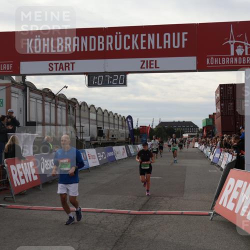 03.10.2025 - Köhlbrandbrückenlauf Julia Fischer http://msf.ph/oto/9029038 03.10.2025 16:07:21 Ziel 7093, 7302, 7340, 7402, 7434, 7560, 8026, 8847, 8925, 9018, 9261 meine-sportfotos.de