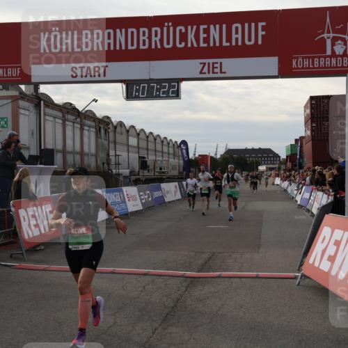 03.10.2025 - Köhlbrandbrückenlauf Julia Fischer http://msf.ph/oto/9029063 03.10.2025 16:07:23 Ziel 7093, 7302, 7340, 7402, 7434, 7560, 8925, 9018, 9261 meine-sportfotos.de