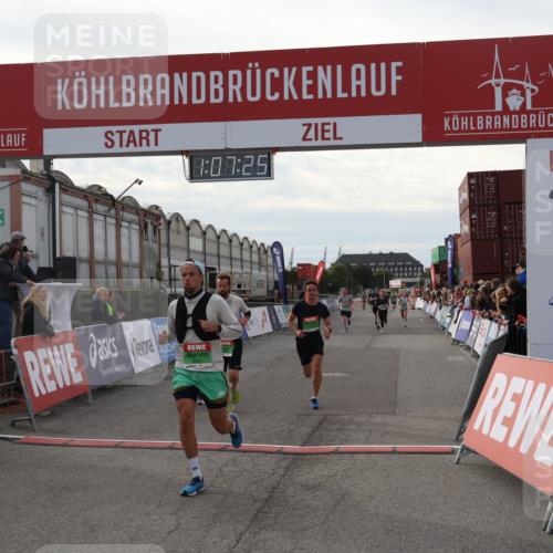 03.10.2025 - Köhlbrandbrückenlauf Julia Fischer http://msf.ph/oto/9029076 03.10.2025 16:07:26 Ziel 7056, 7071, 7093, 7172, 7302, 7340, 7402, 7434, 7499, 7560, 9018, 9261 meine-sportfotos.de