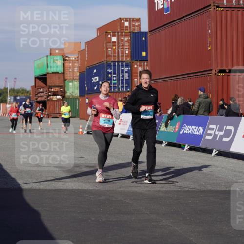 03.10.2025 - Köhlbrandbrückenlauf Michael Burmester http://msf.ph/oto/9029077 03.10.2025 10:33:43 Ziel 2465, 2511, 2838 meine-sportfotos.de