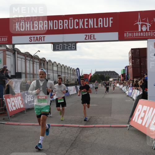 03.10.2025 - Köhlbrandbrückenlauf Julia Fischer http://msf.ph/oto/9029081 03.10.2025 16:07:26 Ziel 7056, 7071, 7093, 7172, 7302, 7340, 7402, 7434, 7499, 7560, 9018, 9261 meine-sportfotos.de