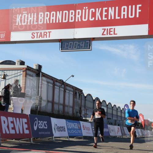 03.10.2025 - Köhlbrandbrückenlauf Luisa Fischer http://msf.ph/oto/9029086 03.10.2025 13:00:46 Ziel 4016, 4018, 4228, 4763, 5011, 6042, 6464, 6525 meine-sportfotos.de