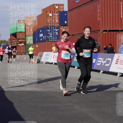 03.10.2025 - Köhlbrandbrückenlauf Michael Burmester http://msf.ph/oto/9029093 03.10.2025 10:33:44 Ziel 2465, 2511, 2838 meine-sportfotos.de