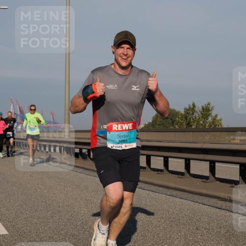 03.10.2025 - Köhlbrandbrückenlauf Fabian Wolf http://msf.ph/oto/9029116 03.10.2025 09:44:10 Position 3 3795 meine-sportfotos.de