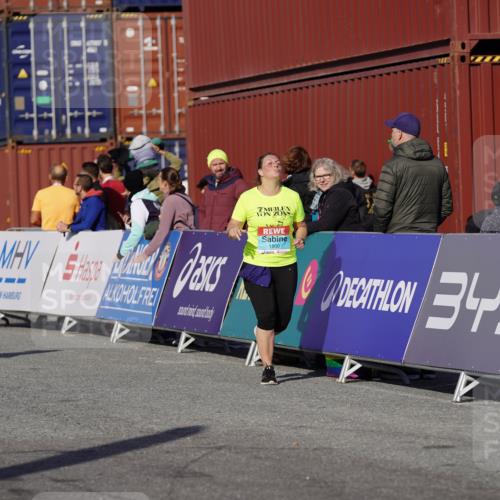 03.10.2025 - Köhlbrandbrückenlauf Michael Burmester http://msf.ph/oto/9029122 03.10.2025 10:33:49 Ziel 1800, 2600, 2652, 3142, 3604 meine-sportfotos.de