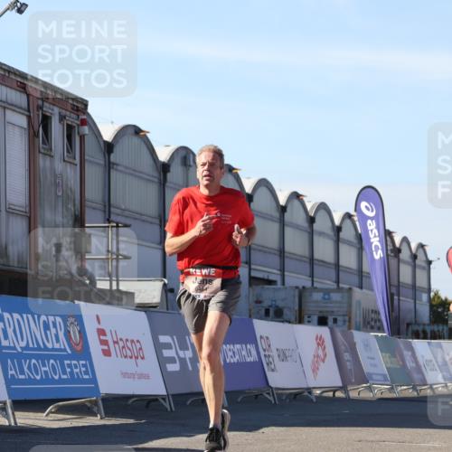 03.10.2025 - Köhlbrandbrückenlauf Luisa Fischer http://msf.ph/oto/9029125 03.10.2025 13:00:51 Ziel 4018, 4177, 4763, 4820, 6042, 6464, 6525 meine-sportfotos.de