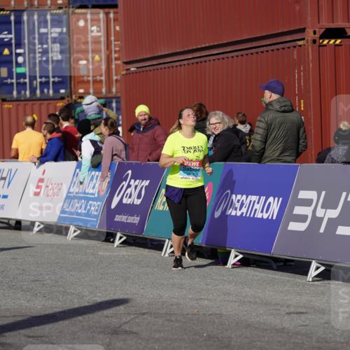 03.10.2025 - Köhlbrandbrückenlauf Michael Burmester http://msf.ph/oto/9029128 03.10.2025 10:33:49 Ziel 1800, 2600, 2652, 3142, 3604 meine-sportfotos.de