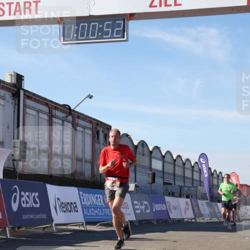 03.10.2025 - Köhlbrandbrückenlauf Luisa Fischer http://msf.ph/oto/9029133 03.10.2025 13:00:51 Ziel 4018, 4177, 4763, 4820, 6042, 6464, 6525 meine-sportfotos.de