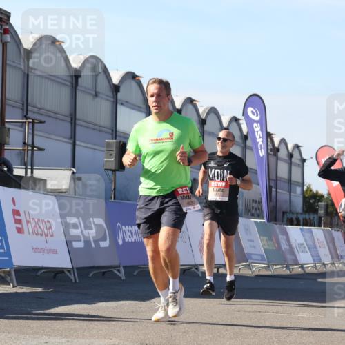 03.10.2025 - Köhlbrandbrückenlauf Luisa Fischer http://msf.ph/oto/9029152 03.10.2025 13:00:54 Ziel 4018, 4069, 4177, 4407, 4512, 4820, 6042, 6464, 6525 meine-sportfotos.de