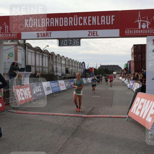 03.10.2025 - Köhlbrandbrückenlauf Julia Fischer http://msf.ph/oto/9029163 03.10.2025 16:07:36 Ziel 7056, 7071, 7172, 7179, 7365, 7402, 7434, 7499, 8745, 8862, 8919, 9018 meine-sportfotos.de