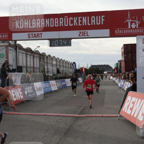 03.10.2025 - Köhlbrandbrückenlauf Julia Fischer http://msf.ph/oto/9029192 03.10.2025 16:07:41 Ziel 7056, 7071, 7172, 7179, 7365, 7499, 7674, 8745, 8862, 8919, 9020, 9456, 9457 meine-sportfotos.de