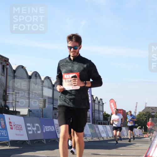 03.10.2025 - Köhlbrandbrückenlauf Luisa Fischer http://msf.ph/oto/9029196 03.10.2025 13:00:58 Ziel 4069, 4140, 4177, 4407, 4425, 4512, 4820, 6042, 6464 meine-sportfotos.de