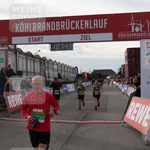 03.10.2025 - Köhlbrandbrückenlauf Julia Fischer http://msf.ph/oto/9029209 03.10.2025 16:07:43 Ziel 7179, 7365, 7588, 7674, 8035, 8745, 8862, 8919, 9020, 9456, 9457 meine-sportfotos.de