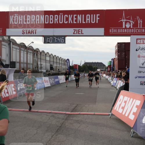 03.10.2025 - Köhlbrandbrückenlauf Julia Fischer http://msf.ph/oto/9029227 03.10.2025 16:07:46 Ziel 7179, 7588, 7674, 7763, 7780, 8035, 8745, 8862, 9020, 9099, 9456, 9457 meine-sportfotos.de
