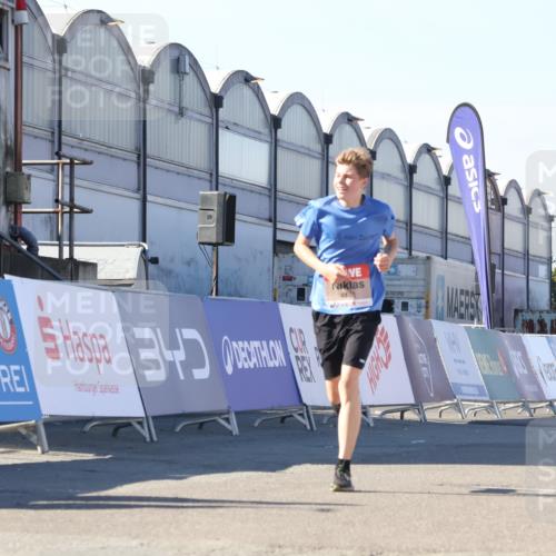 03.10.2025 - Köhlbrandbrückenlauf Luisa Fischer http://msf.ph/oto/9029233 03.10.2025 13:01:02 Ziel 4039, 4069, 4140, 4177, 4407, 4425, 4512, 4820, 6464 meine-sportfotos.de