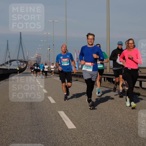 03.10.2025 - Köhlbrandbrückenlauf Fabian Wolf http://msf.ph/oto/9029255 03.10.2025 09:44:15 Position 3 2801, 2815 meine-sportfotos.de