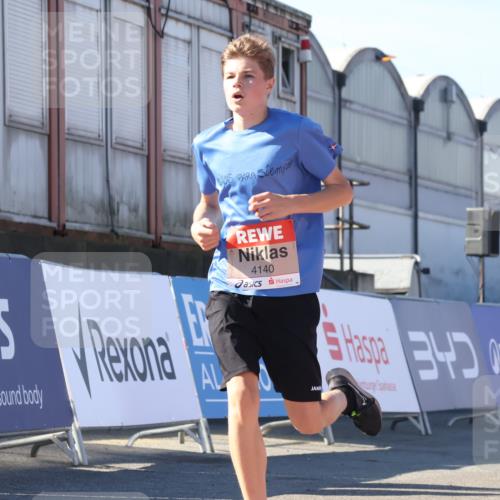03.10.2025 - Köhlbrandbrückenlauf Luisa Fischer http://msf.ph/oto/9029259 03.10.2025 13:01:04 Ziel 4039, 4069, 4140, 4177, 4407, 4425, 4512, 4820, 5779 meine-sportfotos.de