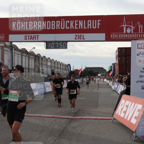 03.10.2025 - Köhlbrandbrückenlauf Julia Fischer http://msf.ph/oto/9029262 03.10.2025 16:07:50 Ziel 7179, 7588, 7674, 7713, 7763, 7780, 8035, 9020, 9096, 9099, 9456, 9457 meine-sportfotos.de