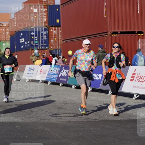 03.10.2025 - Köhlbrandbrückenlauf Michael Burmester http://msf.ph/oto/9029272 03.10.2025 10:33:57 Ziel 1800, 1991, 2600, 2652, 3142, 3604 meine-sportfotos.de