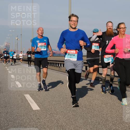 03.10.2025 - Köhlbrandbrückenlauf Fabian Wolf http://msf.ph/oto/9029280 03.10.2025 09:44:16 Position 3 3079, 2801, 1135, 3335 meine-sportfotos.de