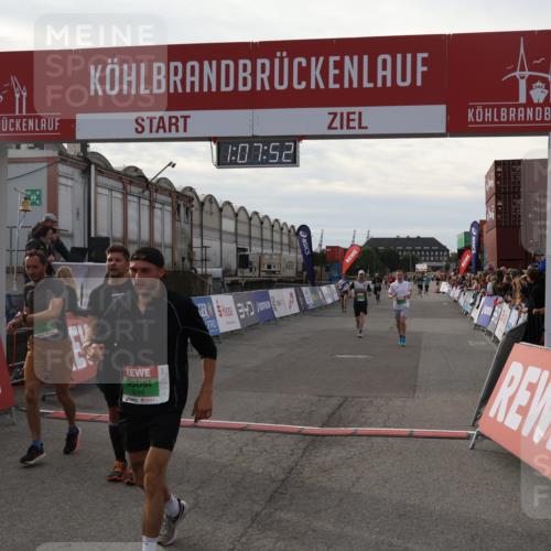 03.10.2025 - Köhlbrandbrückenlauf Julia Fischer http://msf.ph/oto/9029283 03.10.2025 16:07:52 Ziel 7588, 7674, 7713, 7763, 7780, 8035, 9020, 9096, 9099, 9456, 9457 meine-sportfotos.de
