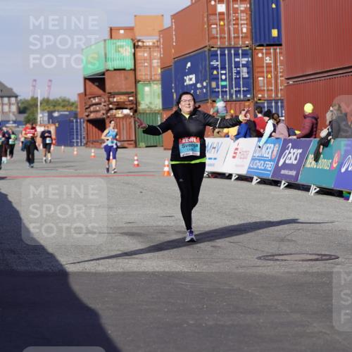 03.10.2025 - Köhlbrandbrückenlauf Michael Burmester http://msf.ph/oto/9029286 03.10.2025 10:33:58 Ziel 1991, 2600, 2652 meine-sportfotos.de