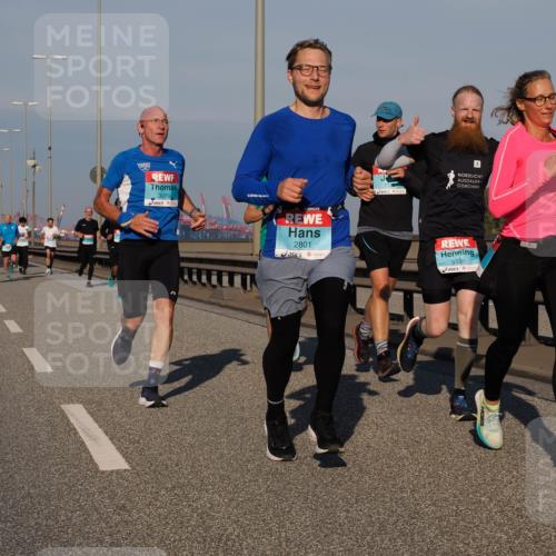 03.10.2025 - Köhlbrandbrückenlauf Fabian Wolf http://msf.ph/oto/9029288 03.10.2025 09:44:16 Position 3 3079, 1010011, 2801, 3335 meine-sportfotos.de