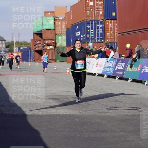 03.10.2025 - Köhlbrandbrückenlauf Michael Burmester http://msf.ph/oto/9029295 03.10.2025 10:33:58 Ziel 1991, 2600, 2652 meine-sportfotos.de