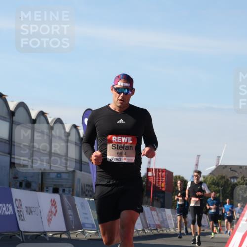 03.10.2025 - Köhlbrandbrückenlauf Luisa Fischer http://msf.ph/oto/9029304 03.10.2025 13:01:10 Ziel 4039, 4140, 4407, 4425, 4512, 4737, 5779, 6614 meine-sportfotos.de