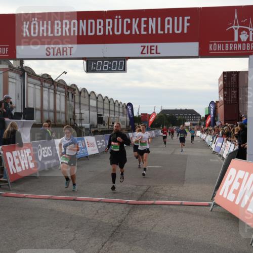 03.10.2025 - Köhlbrandbrückenlauf Julia Fischer http://msf.ph/oto/9029311 03.10.2025 16:08:00 Ziel 7085, 7335, 7494, 7713, 7763, 7780, 8824, 9096, 9099, 9543 meine-sportfotos.de