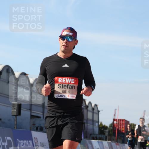 03.10.2025 - Köhlbrandbrückenlauf Luisa Fischer http://msf.ph/oto/9029312 03.10.2025 13:01:10 Ziel 4039, 4140, 4407, 4425, 4512, 4737, 5779, 6614 meine-sportfotos.de
