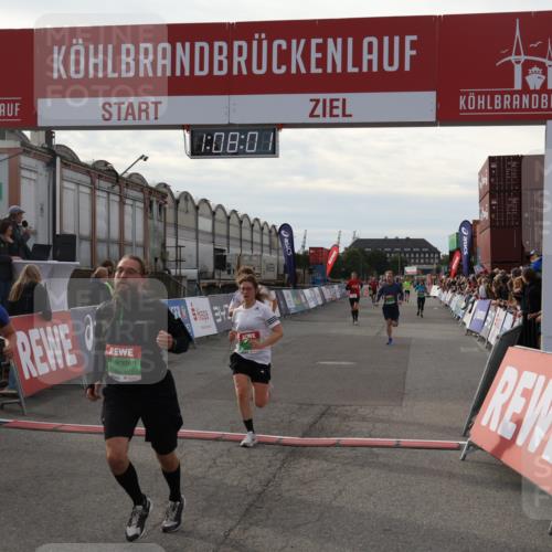03.10.2025 - Köhlbrandbrückenlauf Julia Fischer http://msf.ph/oto/9029324 03.10.2025 16:08:02 Ziel 7085, 7335, 7494, 7713, 8824, 9072, 9096, 9543 meine-sportfotos.de