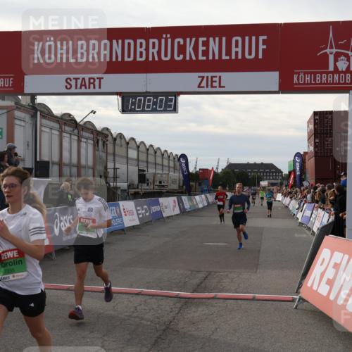 03.10.2025 - Köhlbrandbrückenlauf Julia Fischer http://msf.ph/oto/9029336 03.10.2025 16:08:03 Ziel 7085, 7319, 7335, 7494, 7713, 8824, 9072, 9096, 9543 meine-sportfotos.de