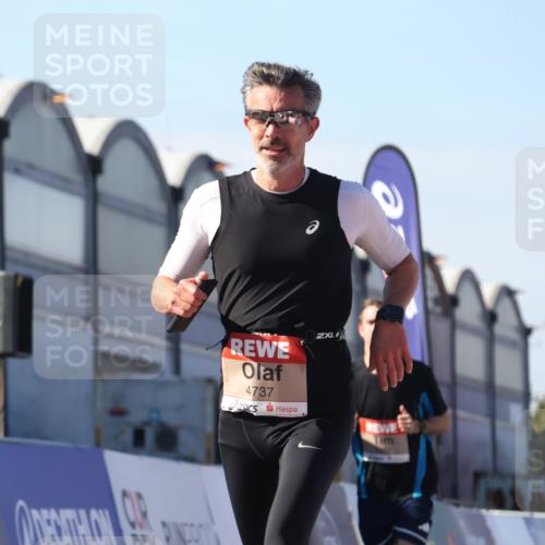 03.10.2025 - Köhlbrandbrückenlauf Luisa Fischer http://msf.ph/oto/9029348 03.10.2025 13:01:15 Ziel 4039, 4737, 5779, 6307, 6614 meine-sportfotos.de