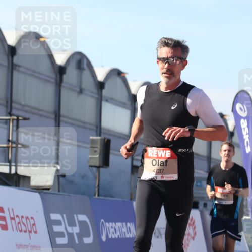 03.10.2025 - Köhlbrandbrückenlauf Luisa Fischer http://msf.ph/oto/9029351 03.10.2025 13:01:15 Ziel 4039, 4737, 5779, 6307, 6614 meine-sportfotos.de
