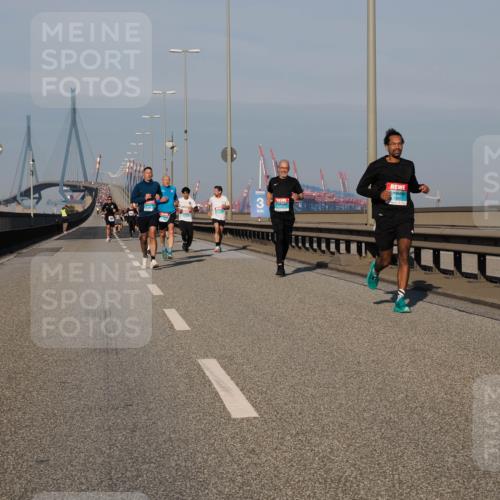 03.10.2025 - Köhlbrandbrückenlauf Fabian Wolf http://msf.ph/oto/9029358 03.10.2025 09:44:20 Position 3 3, 1550 meine-sportfotos.de