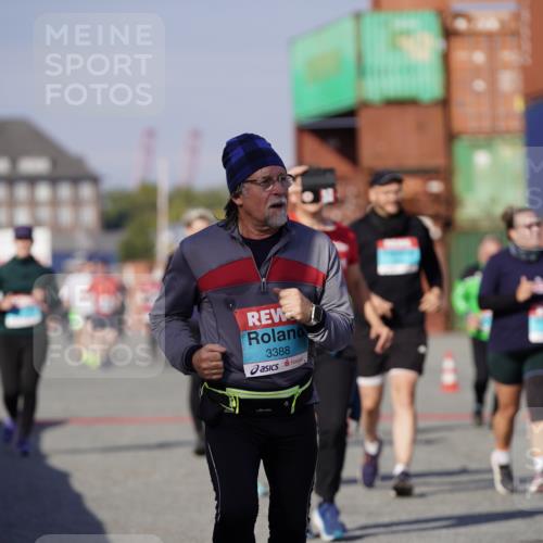 03.10.2025 - Köhlbrandbrückenlauf Michael Burmester http://msf.ph/oto/9029365 03.10.2025 10:34:12 Ziel 1497, 1606, 2011, 2020, 2271, 2311, 2530, 2578, 3324, 3388 meine-sportfotos.de