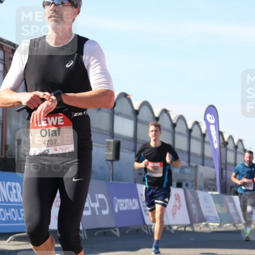03.10.2025 - Köhlbrandbrückenlauf Luisa Fischer http://msf.ph/oto/9029368 03.10.2025 13:01:17 Ziel 4039, 4737, 5779, 5915, 6307, 6614 meine-sportfotos.de