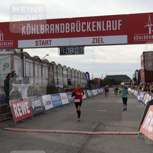 03.10.2025 - Köhlbrandbrückenlauf Julia Fischer http://msf.ph/oto/9029374 03.10.2025 16:08:07 Ziel 7085, 7319, 7335, 7494, 8824, 9072, 9543 meine-sportfotos.de