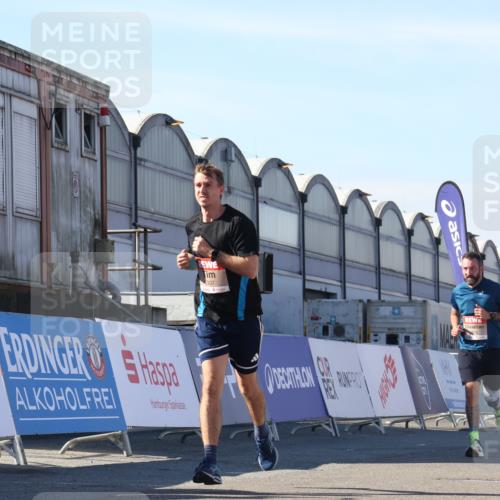 03.10.2025 - Köhlbrandbrückenlauf Luisa Fischer http://msf.ph/oto/9029378 03.10.2025 13:01:18 Ziel 4737, 5779, 5915, 6187, 6307, 6614 meine-sportfotos.de